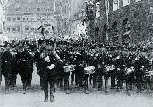 “Triumph des Willens” in Peter Kubelkas Zyklus “Was ist Film”